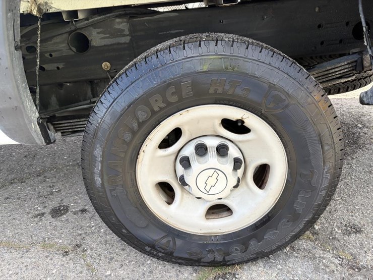 2005-chevrolet-silverado-2500-image-5