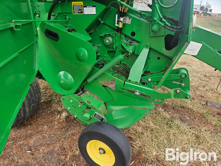 2007-john-deere-568-image-17