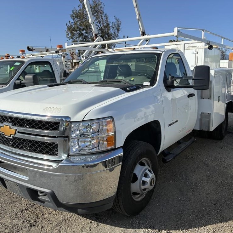 2013 CHEVROLET 3500