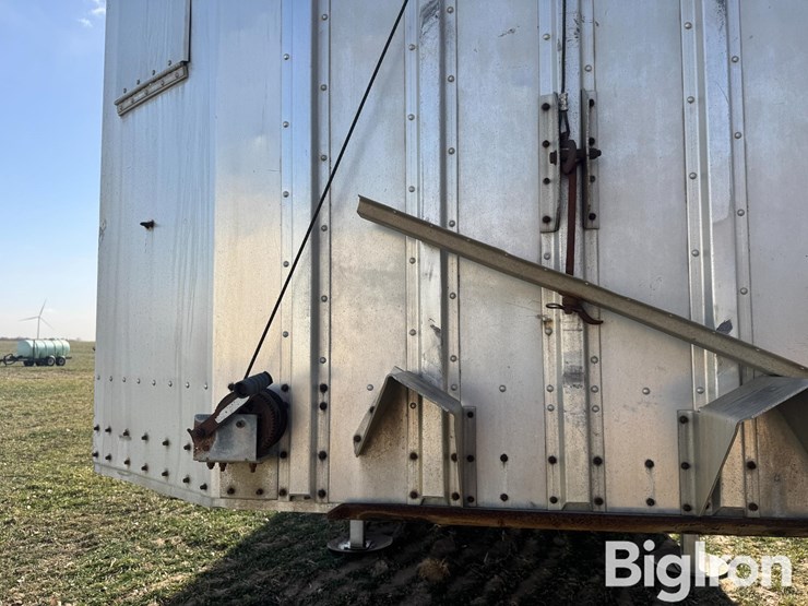 1994-merritt-t/a-aluminum-livestock-trailer-image-9