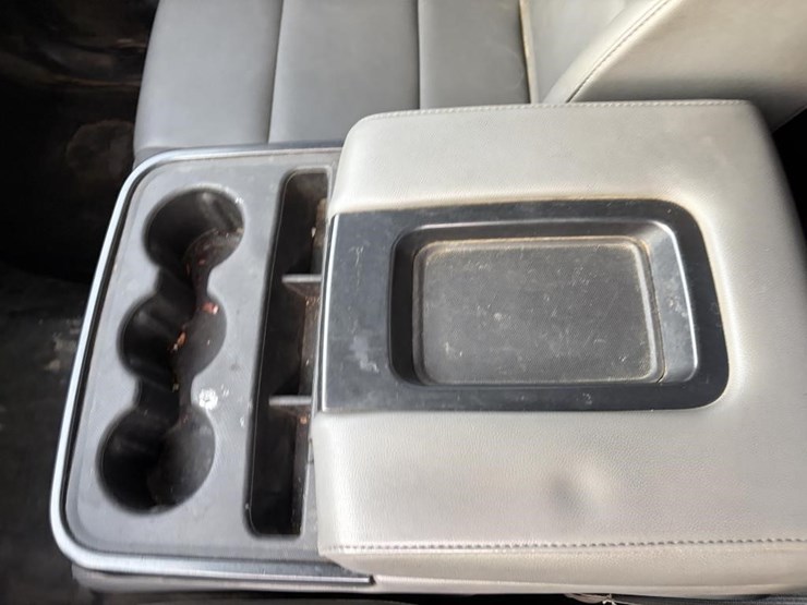 2016-chevrolet-silverado-2500-image-15