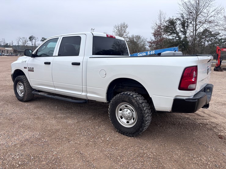 2014-dodge-3500-image-4