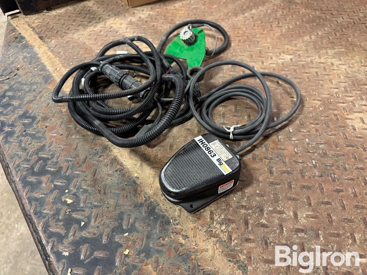 clipper-planter-foot-switch-image-8