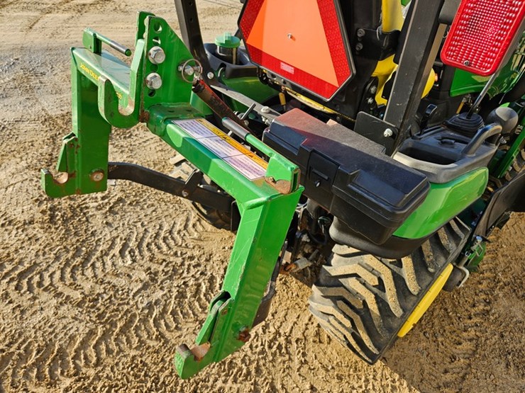 2018-john-deere-1025r-image-18