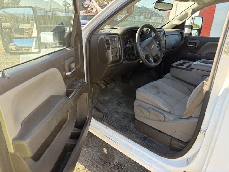 2016-chevrolet-silverado-2500-image-12