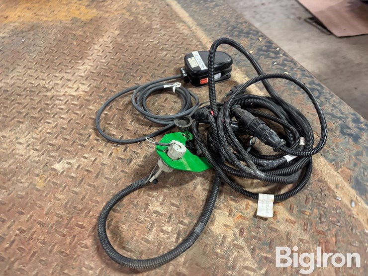 clipper-planter-foot-switch-image-5