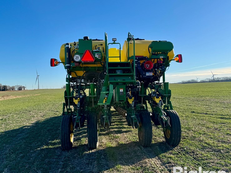 2020-john-deere-1775nt-image-6