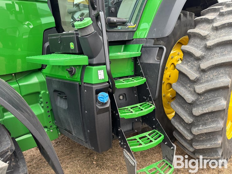 2021-john-deere-8r-370-image-15