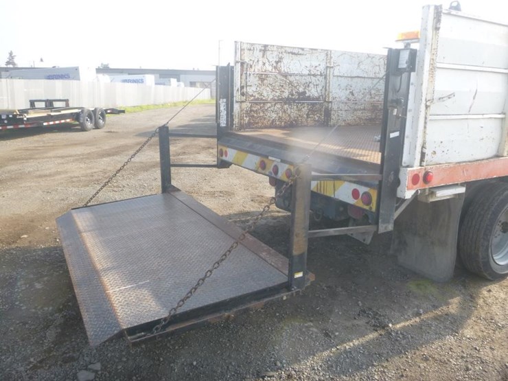 2005-chevrolet-4500-flatbed-truck-image-8