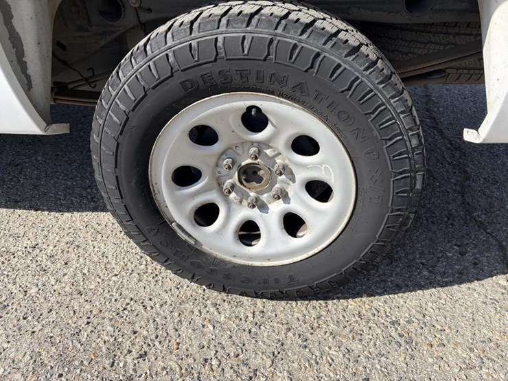 2011-chevrolet-1500-image-23