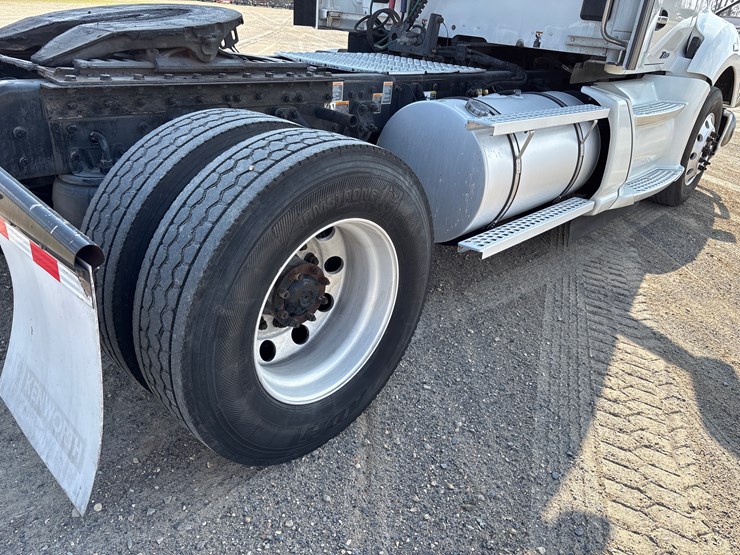 2020-kenworth-t680-image-7