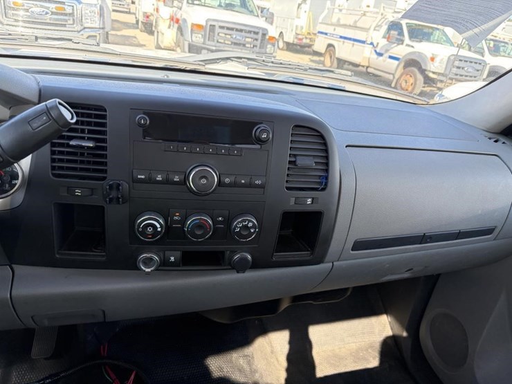 2011-chevrolet-2500-image-11