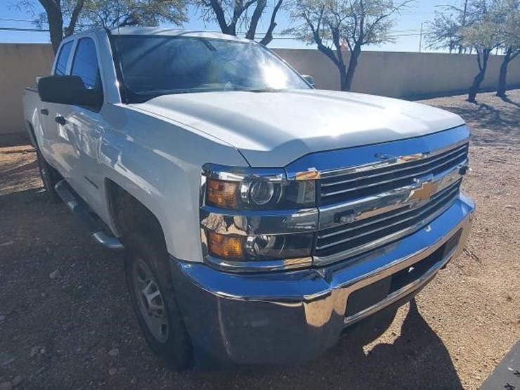 2018-chevrolet-2500-image-4