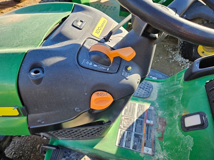 john-deere-100-image-10