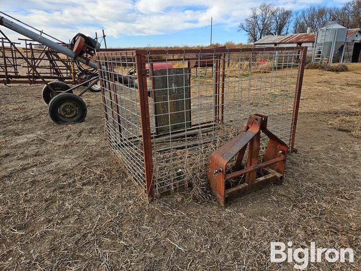 hoskins-3-pt-livestock-carrier-image-3
