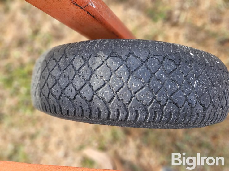 sunflower-12-shank-chisel-plow-image-16