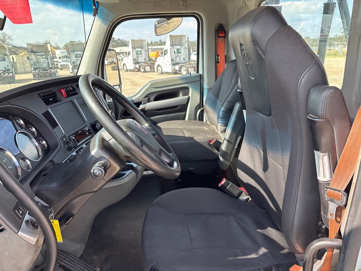 2020-kenworth-t650-image-8