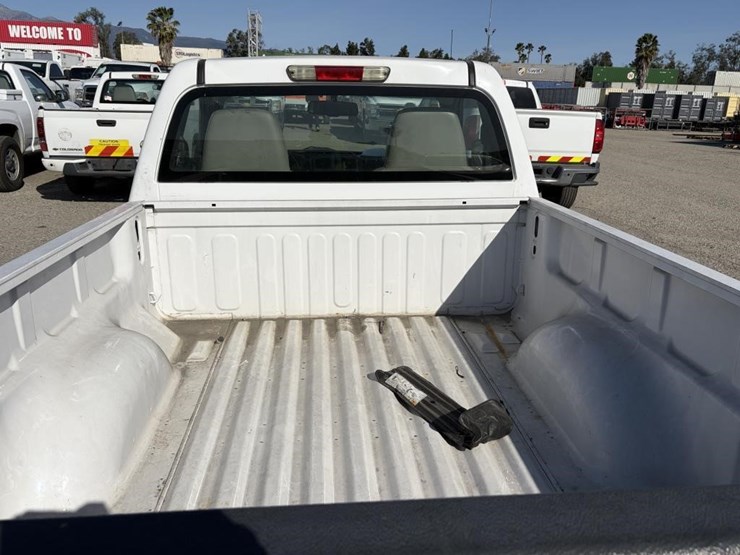 2011-chevrolet-colorado-image-22