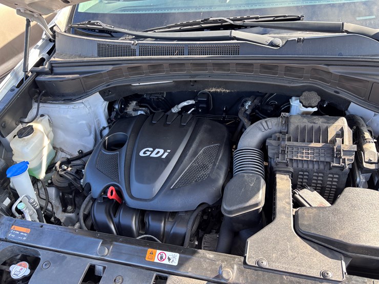 2016-hyundai-santa-fe-image-12