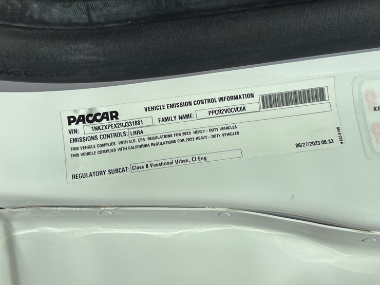 2023-kenworth-t880-image-15