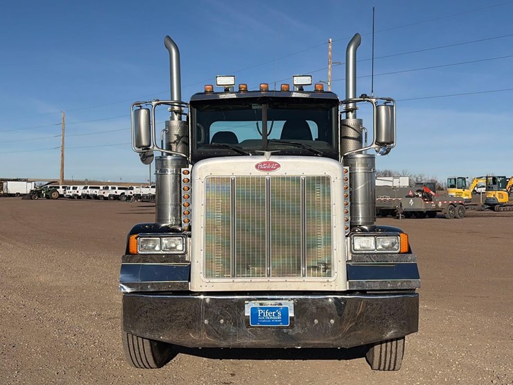 2007-peterbilt-379-image-7