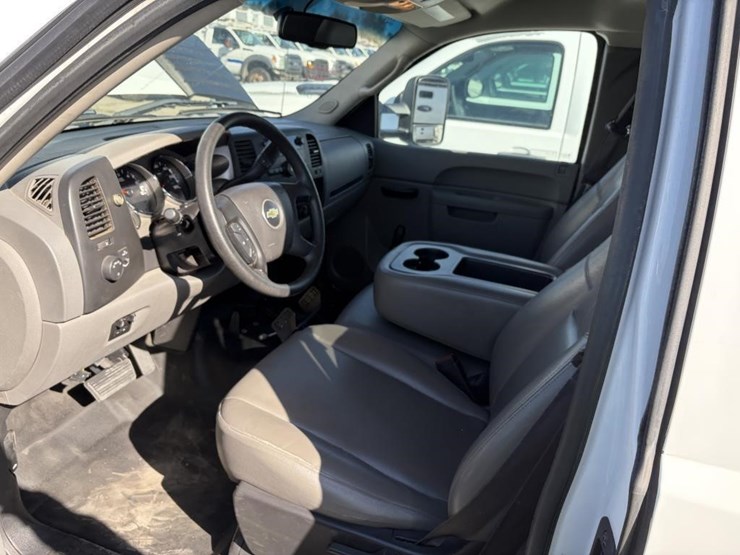 2013-chevrolet-2500-image-7