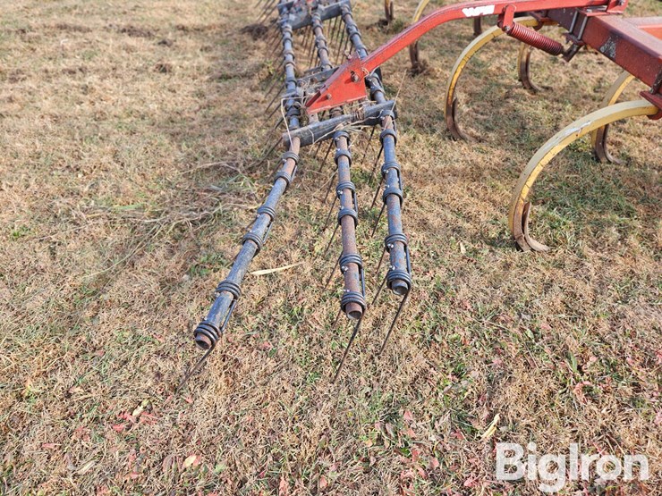 sunflower-12-shank-chisel-plow-image-12