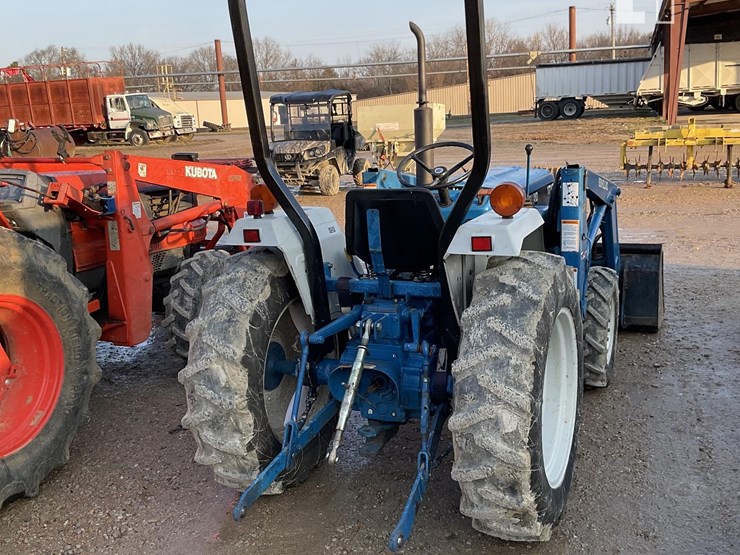 new-holland-1715-image-4