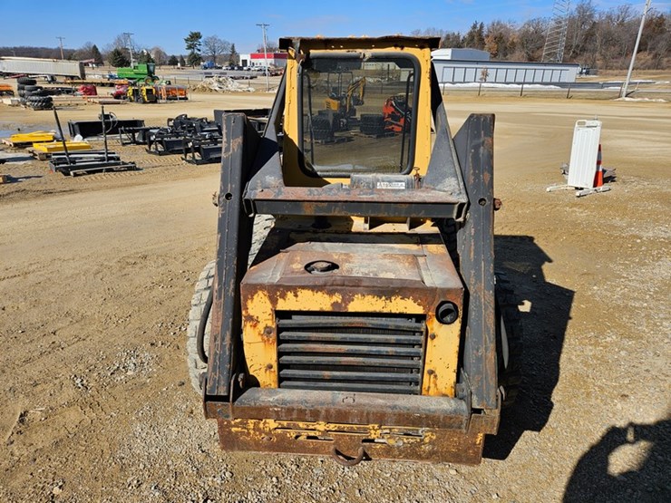 new-holland-l555-image-4