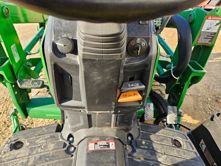 john-deere-1025r-image-25