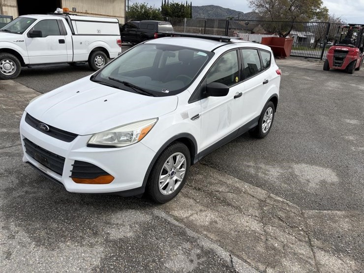 2015-ford-escape-image-1