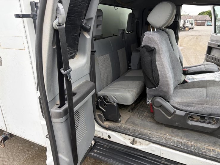 2012-ford-f550-image-11