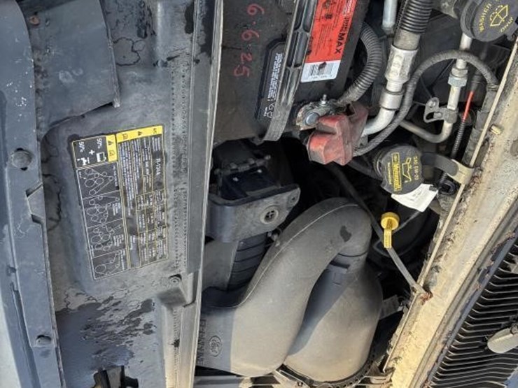 2010-ford-e350-image-7