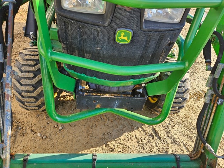 2018-john-deere-1025r-image-12