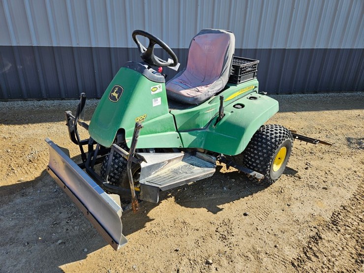 john-deere-1200-image-1