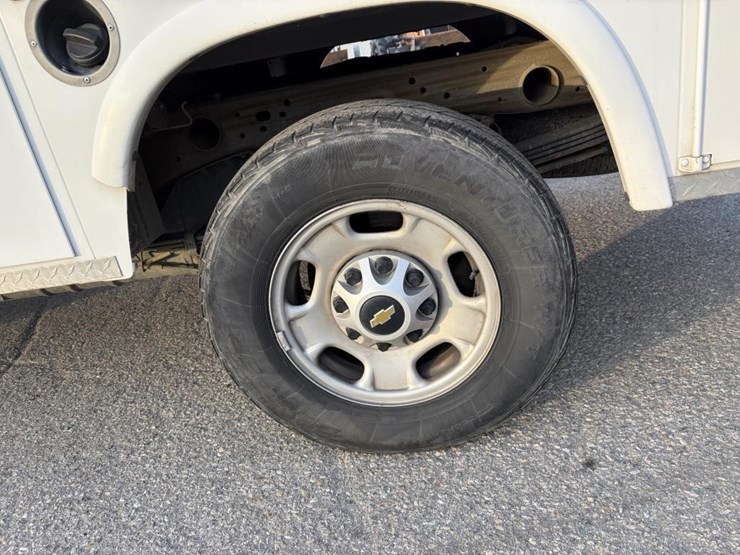 2016-chevrolet-silverado-2500-image-5