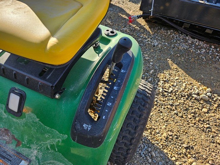 john-deere-100-image-9