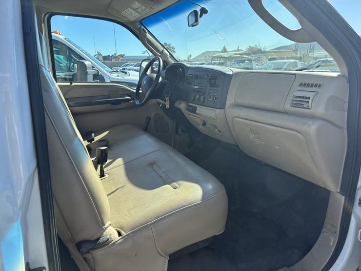 2006-ford-f450-image-9