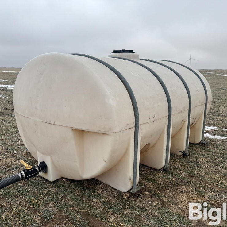 2550-Gallon Bulk Tank
