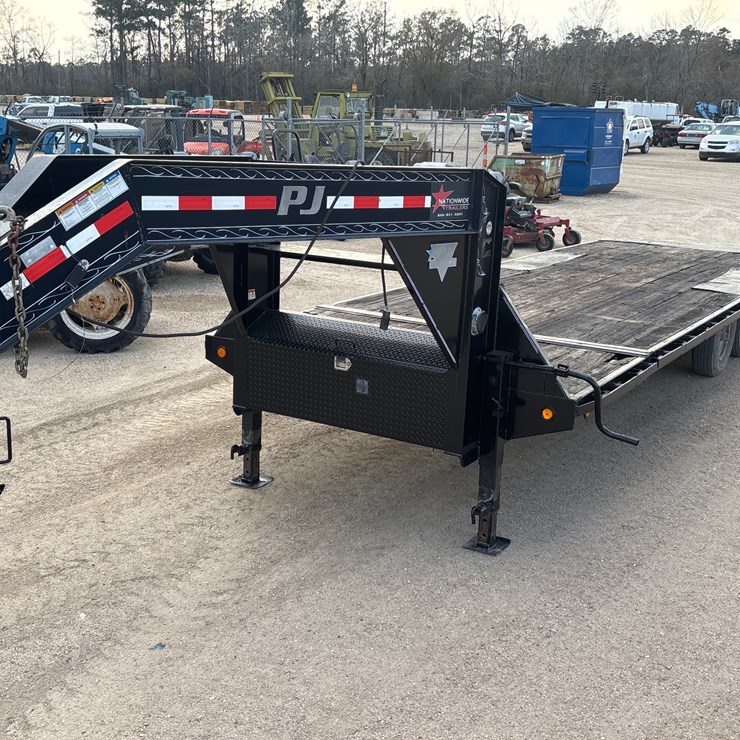 #01028 • 2018 PJ GOOSENECK TRAILER
