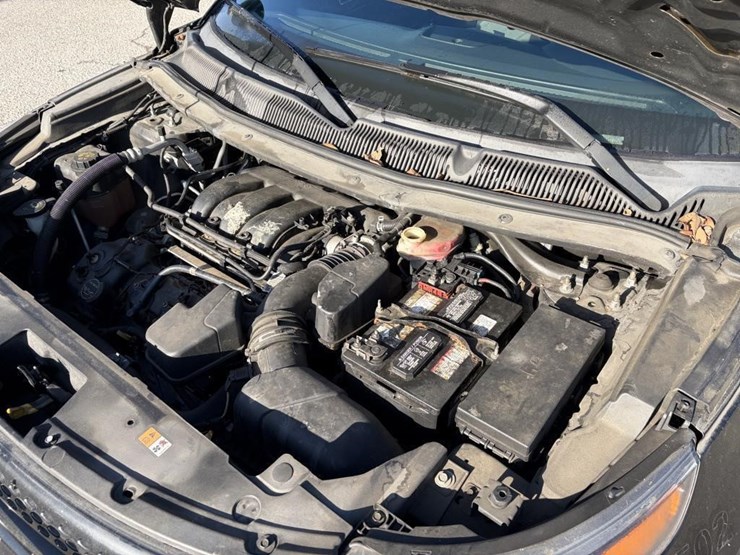 2015-ford-explorer-image-6