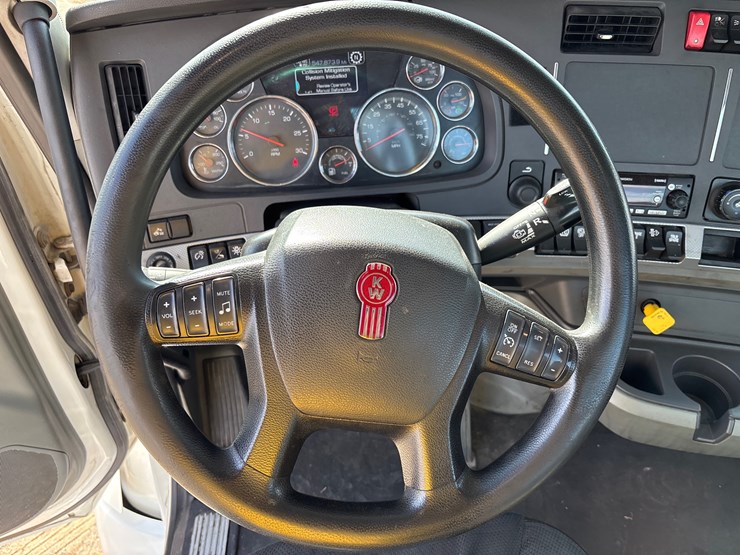 2020-kenworth-t650-image-11