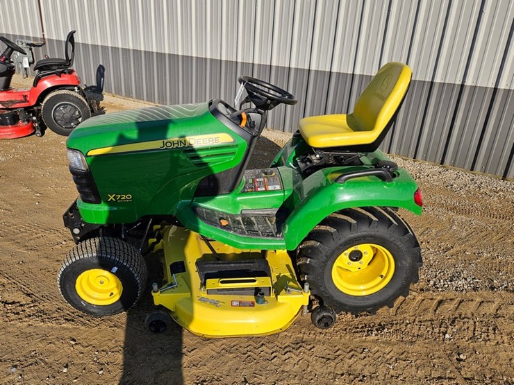 2012-john-deere-x720-image-2