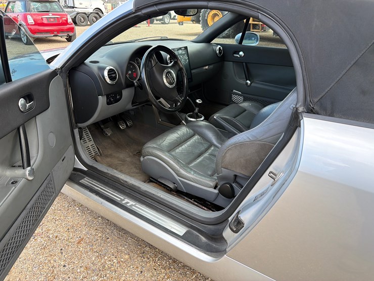 #776-•-2002-audi-tt-quattro-image-6
