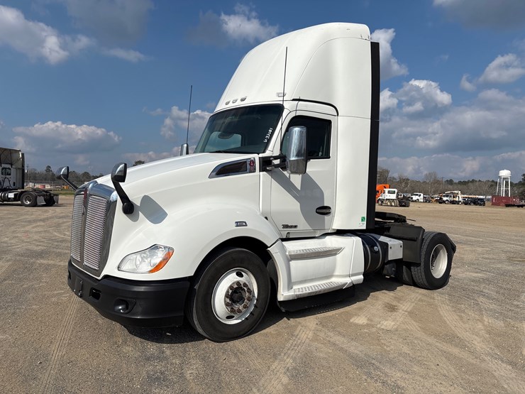 2006-kenworth-t680-image-1