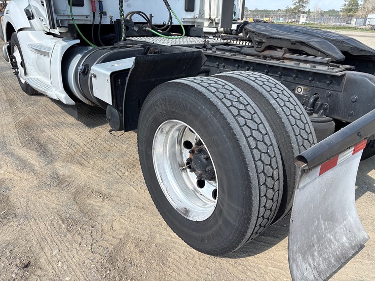 2020-kenworth-t680-image-6