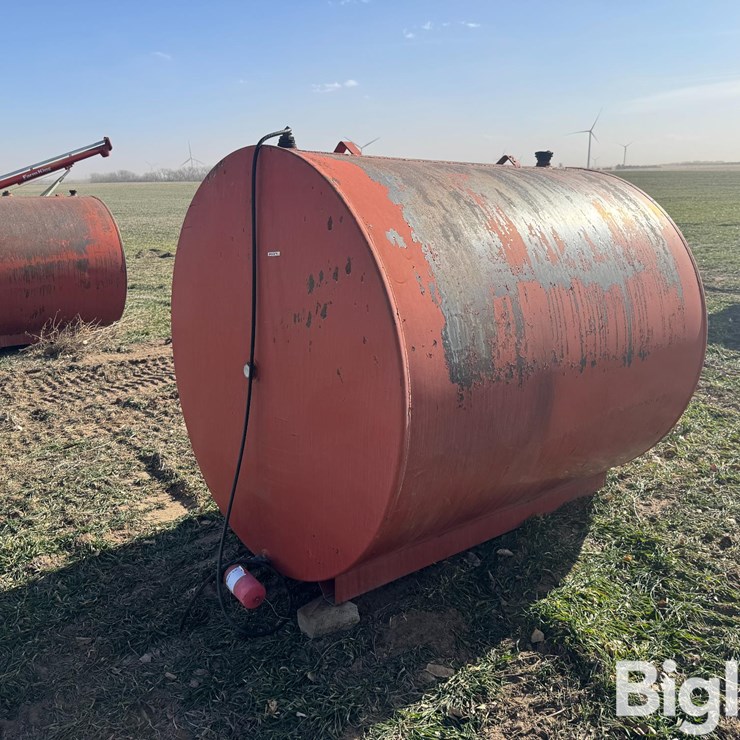 1000-Gallon Fuel Tank