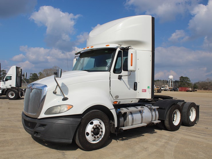 2016-international-prostar-image-1