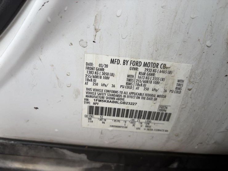 2020-ford-explorer-image-23