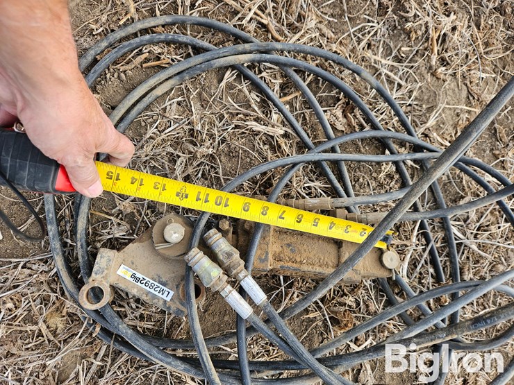 hydraulic-cylinder-&-hoses-image-5